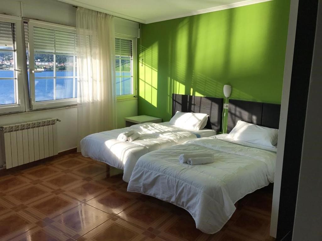 Hotel Corcubion Playa De Quenxe Room photo